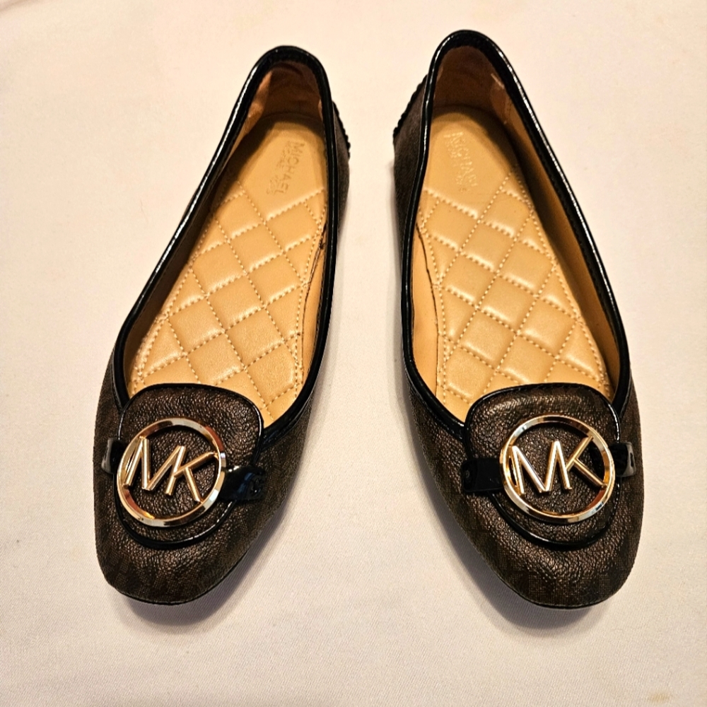 Michael Kors Lillie Moccasin Ballet Flats Shoes Size 6M Logo Charm